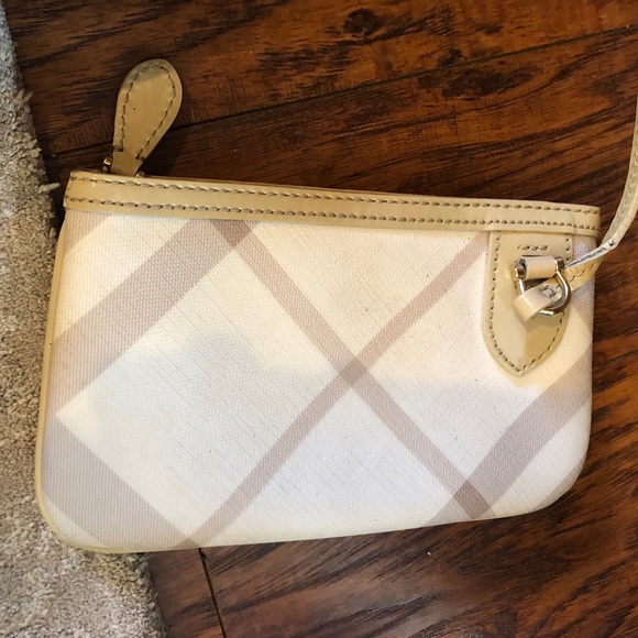 💰SOLD-Authentic BURBERRY nova check tote bag & wristlet - Picture 7 of 10